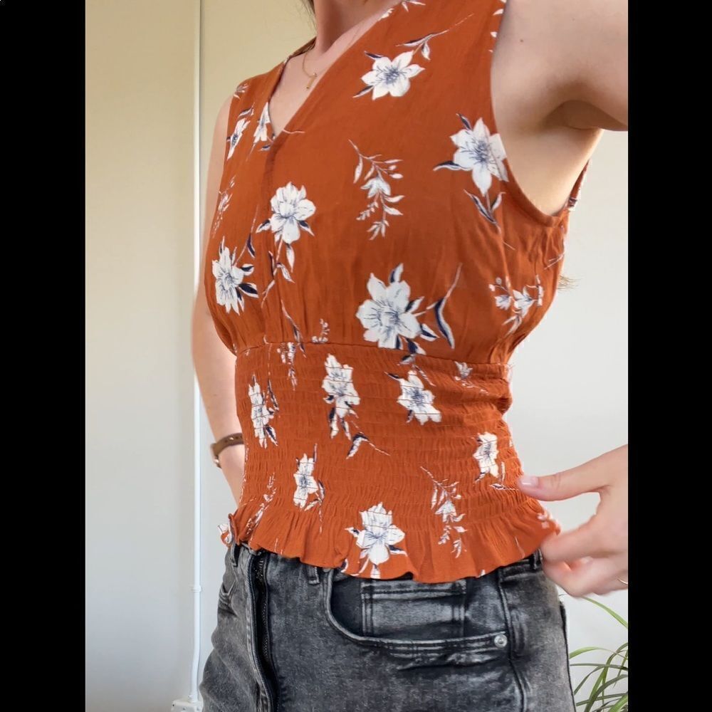 Paper Crane Orange Floral Smocked Waist Top M - Picture 3 of 7